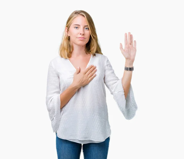 Mooie Elegante Jongedame Geïsoleerde Achtergrond Vloeken Met Hand Borst Open — Stockfoto