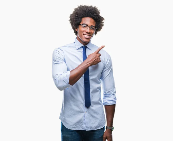 Αφρο Αμερικανικό Επιχείρηση Άνθρωπος Φορώντας Γυαλιά Πάνω Από Απομονωμένες Φόντο — Φωτογραφία Αρχείου