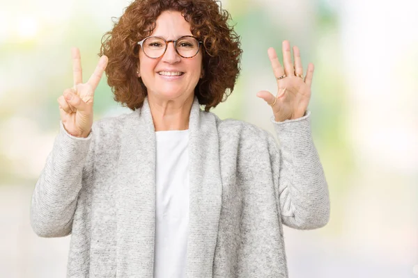 Bella Donna Anziana Mezza Età Che Indossa Giacca Occhiali Sfondo — Foto Stock