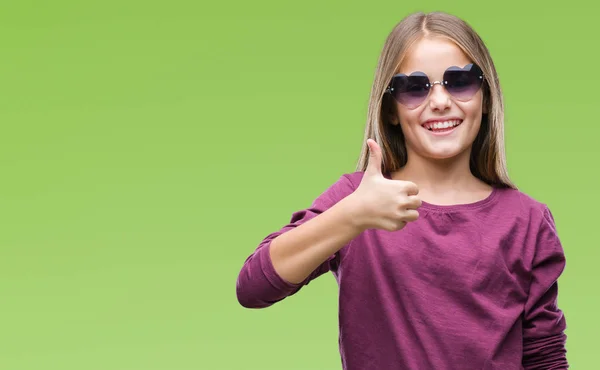 Joven Hermosa Chica Con Gafas Sol Sobre Fondo Aislado Haciendo —  Fotos de Stock