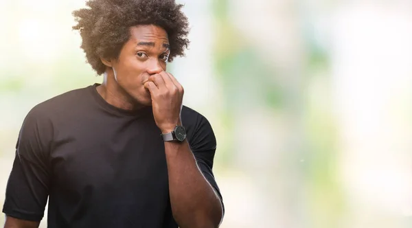 Afro Amerikaanse Man Geïsoleerde Achtergrond Zoek Gestresst Nerveus Met Handen — Stockfoto