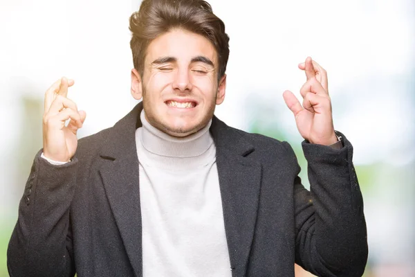Joven Hombre Elegante Con Abrigo Invierno Sobre Fondo Aislado Sonriendo —  Fotos de Stock
