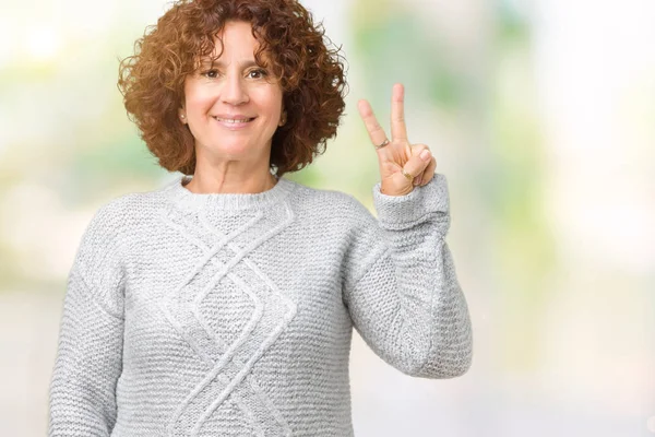 Mulher Sênior Bonita Meio Ager Vestindo Camisola Inverno Sobre Fundo — Fotografia de Stock