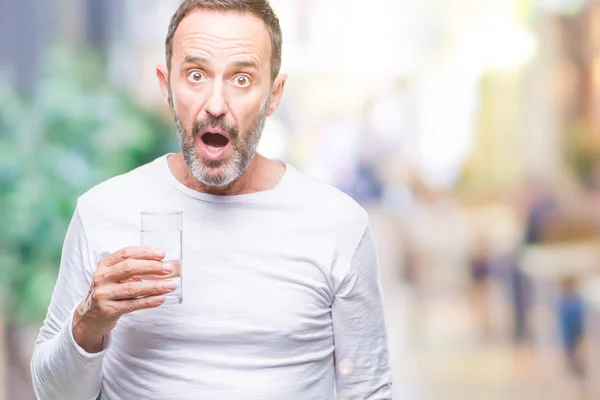 Middelbare Leeftijd Hoary Senior Man Glas Water Drinken Geïsoleerde Achtergrond — Stockfoto