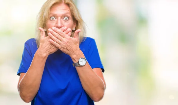 Middle Age Blonde Woman Isolated Background Shocked Covering Mouth Hands — Stock Photo, Image