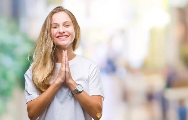 Joven Hermosa Mujer Rubia Vistiendo Casual Camiseta Blanca Sobre Fondo — Foto de Stock