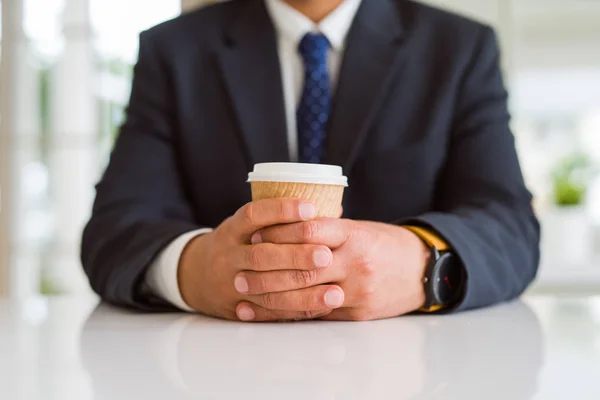 Primo Piano Uomo Mezza Età Possesso Una Tazza Caffè — Foto Stock