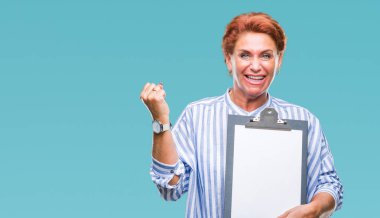 Üst düzey beyaz iş kadın holding Pano gurur çığlık ve zafer ve başarı çok heyecanlı, duygu tezahürat kutluyor izole arka plan üzerinde