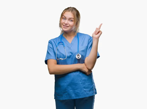 Joven Doctora Caucásica Vistiendo Uniforme Cirujano Sobre Fondo Aislado Con — Foto de Stock