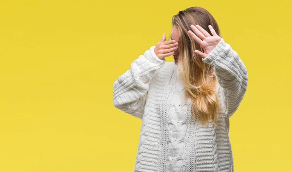 Joven Mujer Rubia Hermosa Con Suéter Invierno Gafas Sol Sobre —  Fotos de Stock