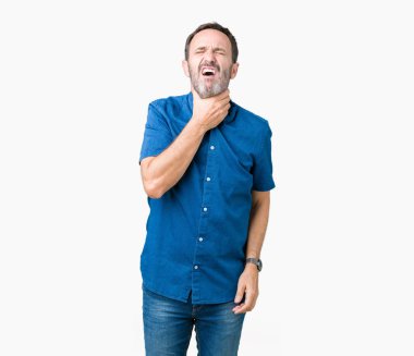 Yakışıklı orta yaş zarif komuta sizde izole üzerinde arka plan ağrılı boyun, boğaz gribi, kesek ve enfeksiyon için dokunaklı