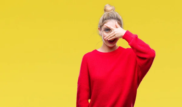 Junge Schöne Blonde Frau Mit Rotem Pullover Und Brille Vor — Stockfoto