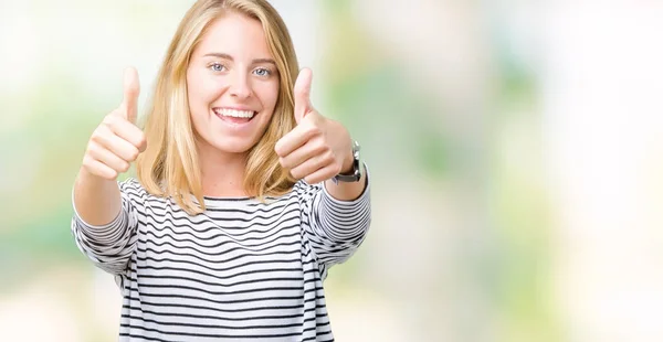 Bella Giovane Donna Che Indossa Maglione Righe Sfondo Isolato Che — Foto Stock