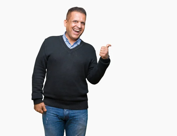 Guapo Hombre Mediana Edad Sobre Fondo Aislado Sonriendo Con Cara —  Fotos de Stock