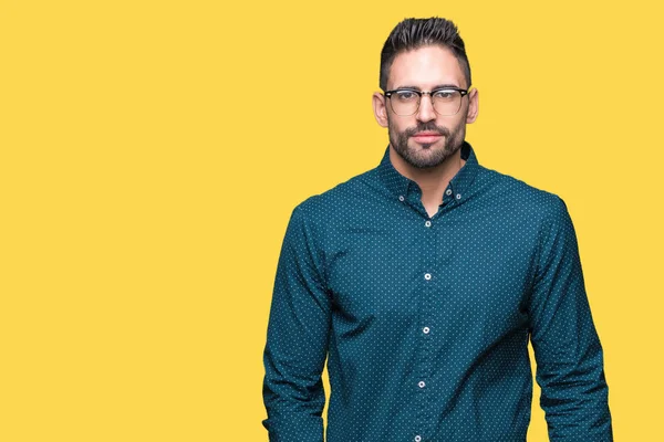 Joven Hombre Negocios Guapo Con Gafas Sobre Fondo Aislado Relajado —  Fotos de Stock