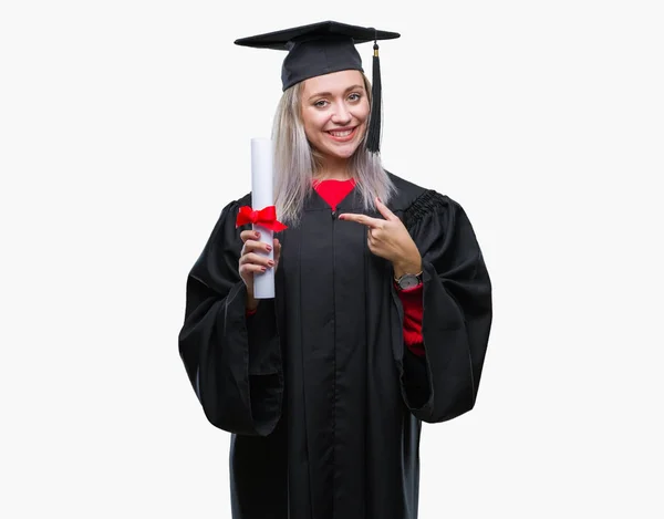 Jeune Femme Blonde Portant Uniforme Diplômé Détenant Diplôme Sur Fond — Photo