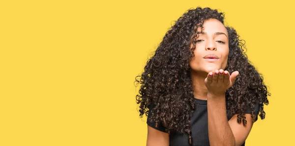 Young Beautiful Woman Curly Hair Looking Camera Blowing Kiss Hand — Stock Photo, Image