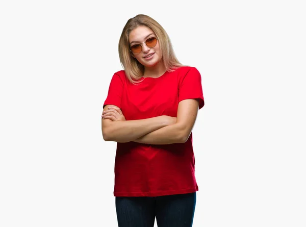 Young Caucasian Woman Wearing Sunglasses Isolated Background Happy Face Smiling — Stock Photo, Image