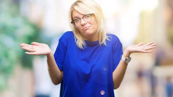 Ung Vacker Blond Kvinna Som Bär Glasögon Över Isolerade Bakgrund — Stockfoto