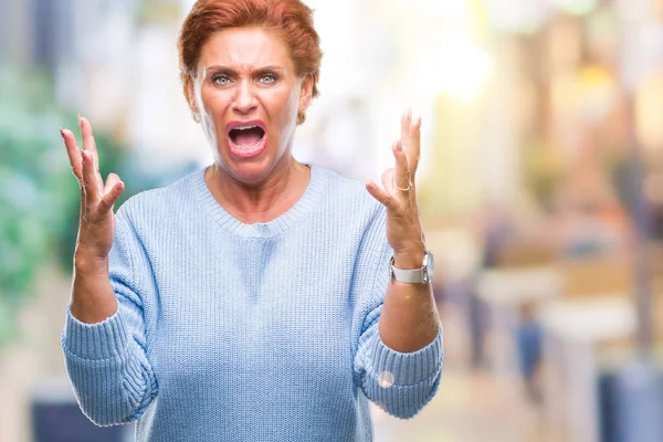 Atractiva Mujer Pelirroja Caucásica Mayor Sobre Fondo Aislado Celebrando Loco — Foto de Stock