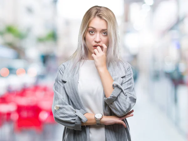 Jeune Femme Affaires Blonde Portant Une Veste Sur Fond Isolé — Photo