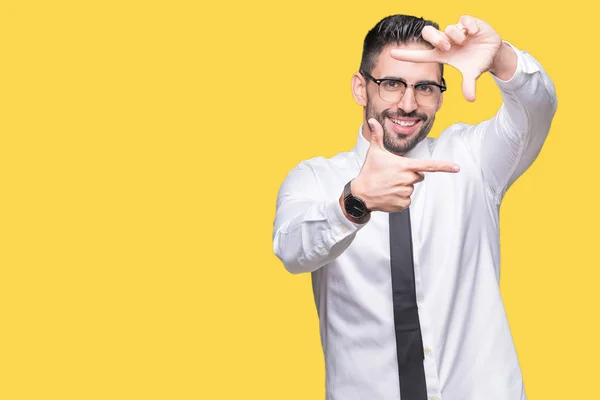 Joven Hombre Negocios Guapo Con Gafas Sobre Fondo Aislado Sonriendo — Foto de Stock