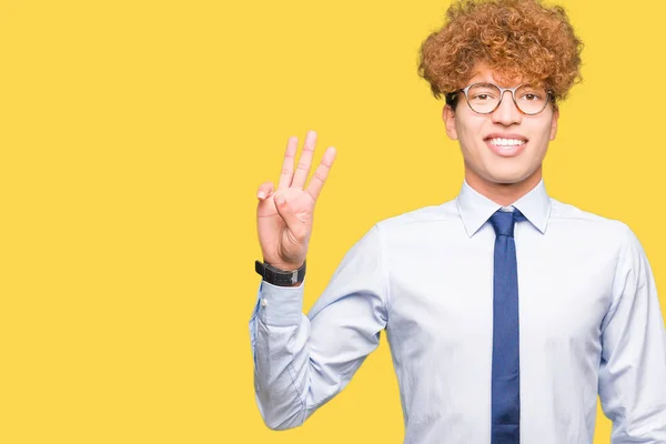 Junger Gutaussehender Geschäftsmann Mit Afro Brille Der Die Finger Nummer — Stockfoto