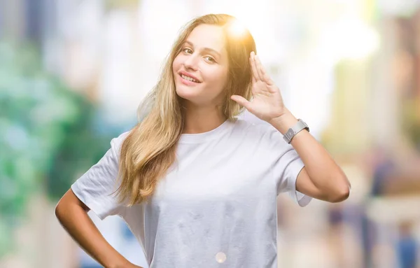 Ung Vacker Blond Kvinna Som Bär Casual Vit Shirt Över — Stockfoto