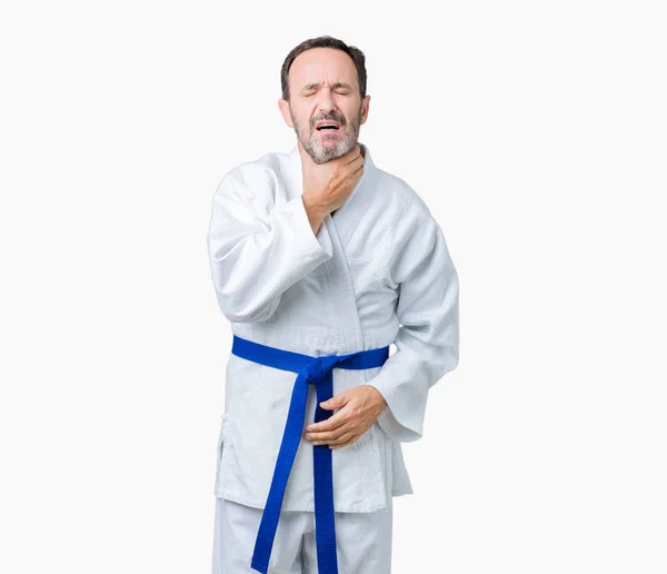 Hombre Mayor Guapo Mediana Edad Que Usa Uniforme Kimono Sobre —  Fotos de Stock