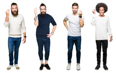 Grup Genç adam kendine güvenen ifade el ve parmak ile İtalyan jest yapıyor beyaz izole arka plan üzerine kolaj