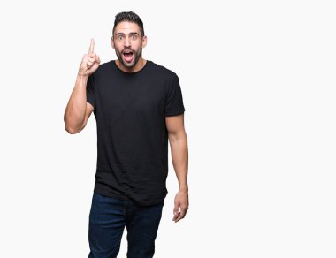 Yakışıklı delikanlı ile başarılı fikir parmağı yukarıyı izole arka plan üzerinde. Çıktıktan ve mutlu. Bir numara.