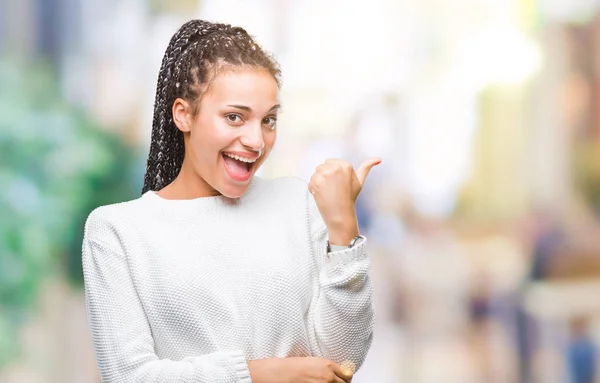 Joven Trenzado Pelo Afroamericano Chica Vistiendo Suéter Invierno Sobre Fondo —  Fotos de Stock