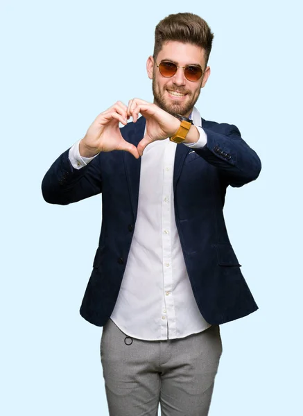 Young Handsome Elegant Man Wearing Sunglasses Fashion Blazer Smiling Love — Stock Photo, Image