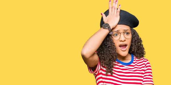 Young Beautiful Woman Curly Hair Wearing Glasses Fashion Beret Surprised — Stock Photo, Image
