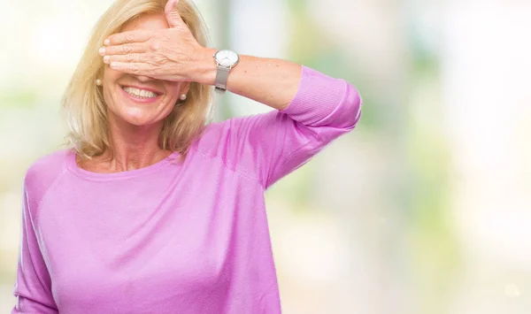 Mujer Rubia Mediana Edad Sobre Fondo Aislado Sonriendo Riendo Con —  Fotos de Stock