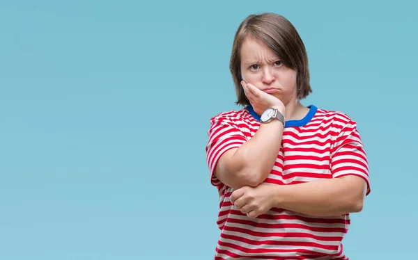 Junge Erwachsene Frau Mit Syndrom Über Isolierten Hintergrund Denken Müde — Stockfoto