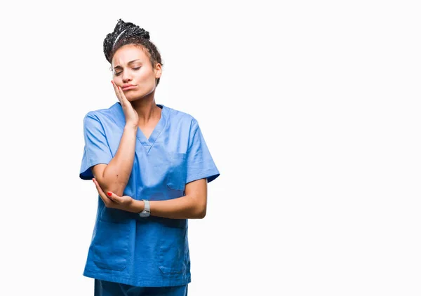 Ung Flätat Hår Afrikanska Amerikanska Flickan Professionell Sjuksköterska Över Isolerade — Stockfoto