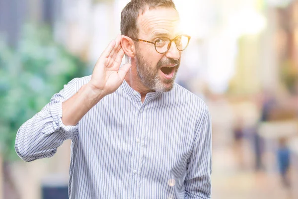 Mezza Età Hoary Anziano Uomo Con Gli Occhiali Sfondo Isolato — Foto Stock