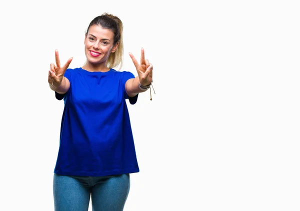 Giovane Bella Donna Indossa Casual Shirt Blu Sfondo Isolato Sorridente — Foto Stock