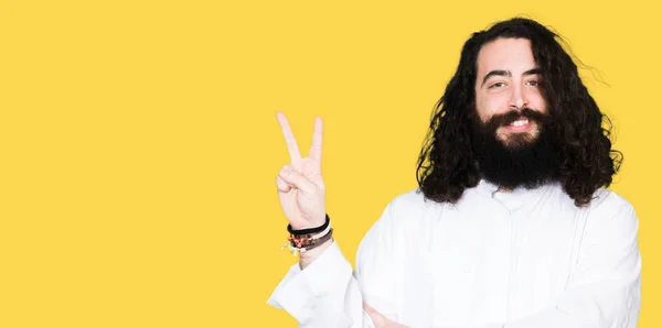 Hombre Vistiendo Traje Jesucristo Sonriendo Con Cara Feliz Guiñando Cámara —  Fotos de Stock