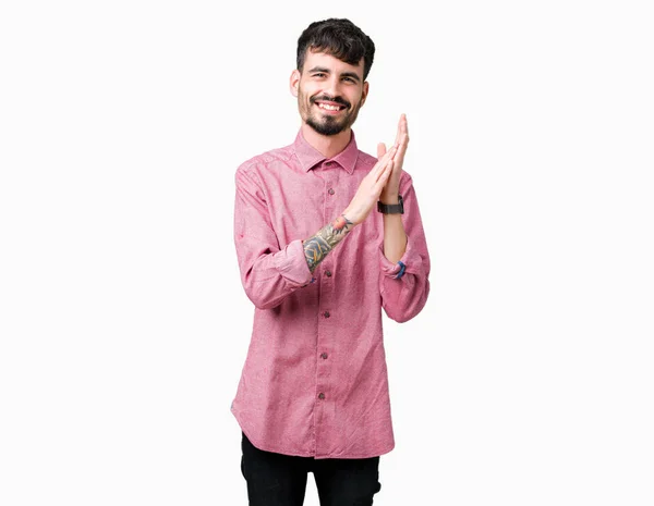 Ung Vacker Man Bär Rosa Skjorta Över Isolerade Bakgrund Klappa — Stockfoto