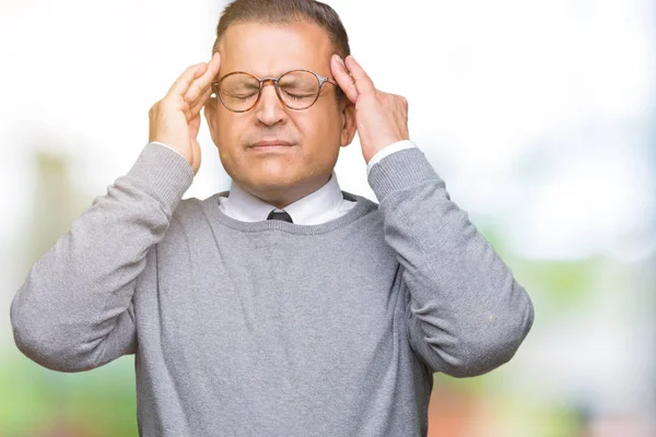 Ein Mann Mittleren Alters Trägt Eine Brille Vor Isoliertem Hintergrund — Stockfoto