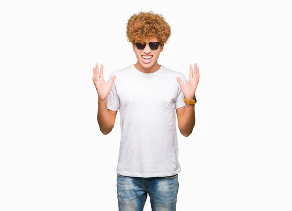 Young Handsome Man Afro Hair Wearing Sunglasses Crazy Mad Shouting — Stock Photo, Image