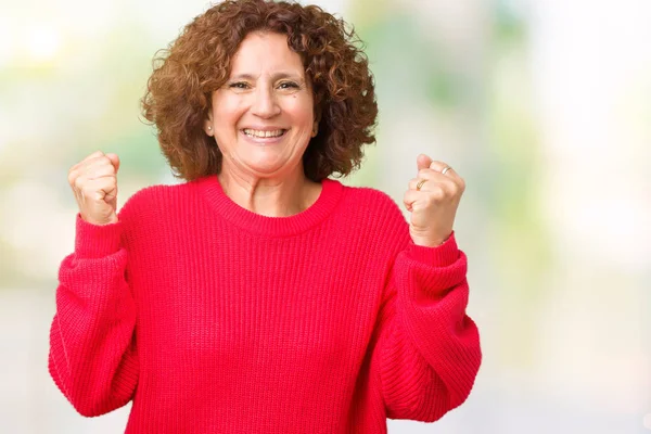 Hermoso Medio Ager Senior Mujer Suéter Rojo Invierno Sobre Fondo —  Fotos de Stock