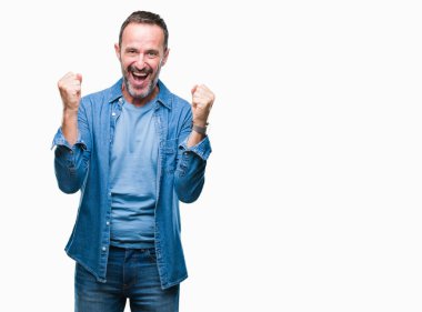 İzole arka plan kutlama üzerinde orta yaş ağarmış komuta sizde şaşırttı ve başarı için kaldırdı kollarını açarak hayret ve gözleri açık. Kazanan kavramı.