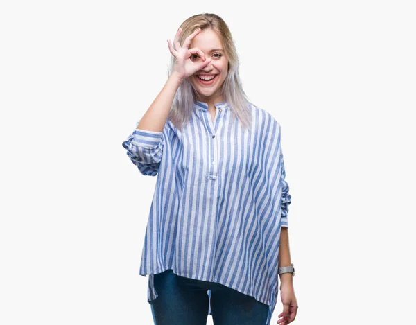 Jonge Blonde Vrouw Geïsoleerde Achtergrond Doen Gebaar Met Hand Glimlachen — Stockfoto