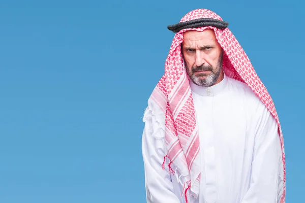 Magas Rangú Arab Ember Keffiyeh Elszigetelt Háttér Szkeptikus Ideges Rosszalló — Stock Fotó