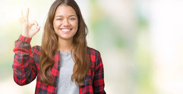 Giovane Bella Donna Bruna Indossa Una Giacca Sfondo Isolato Sorridente — Foto Stock