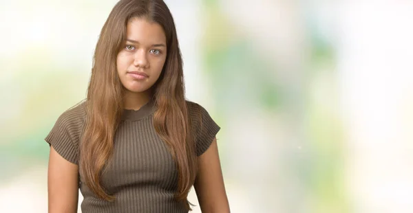 Junge Schöne Brünette Frau Mit Isoliertem Hintergrund Skeptisch Und Nervös — Stockfoto