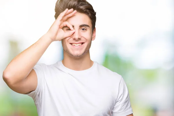 Jovem Bonito Homem Vestindo Branco Shirt Sobre Isolado Fundo Fazendo — Fotografia de Stock